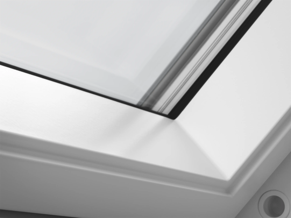 Kunststof VELUX dakraam, detail beglazing
